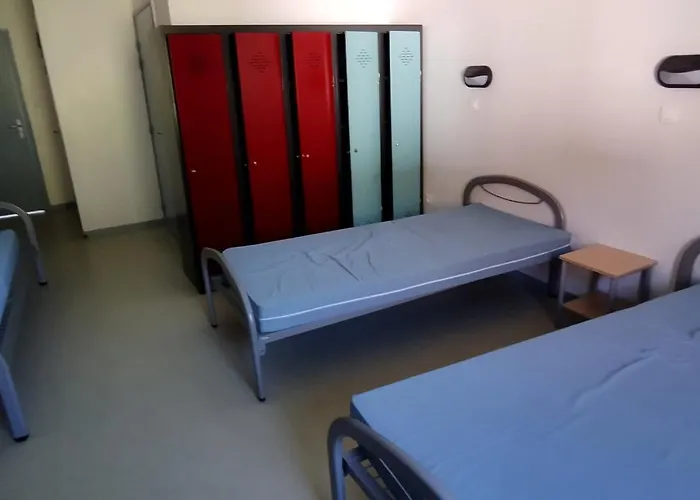 Les Batisses De Colempce Hostel *